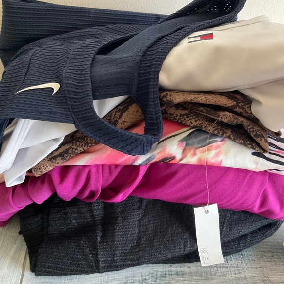 Womens XL or L Clothing Mystery Box!!! - 8Pc NEW Plus Size 79$ - Picture 1 of 6